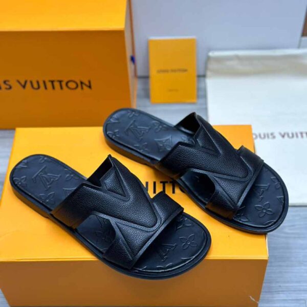 Louis-Vuitton-Black-Men-Slippers-L-101
