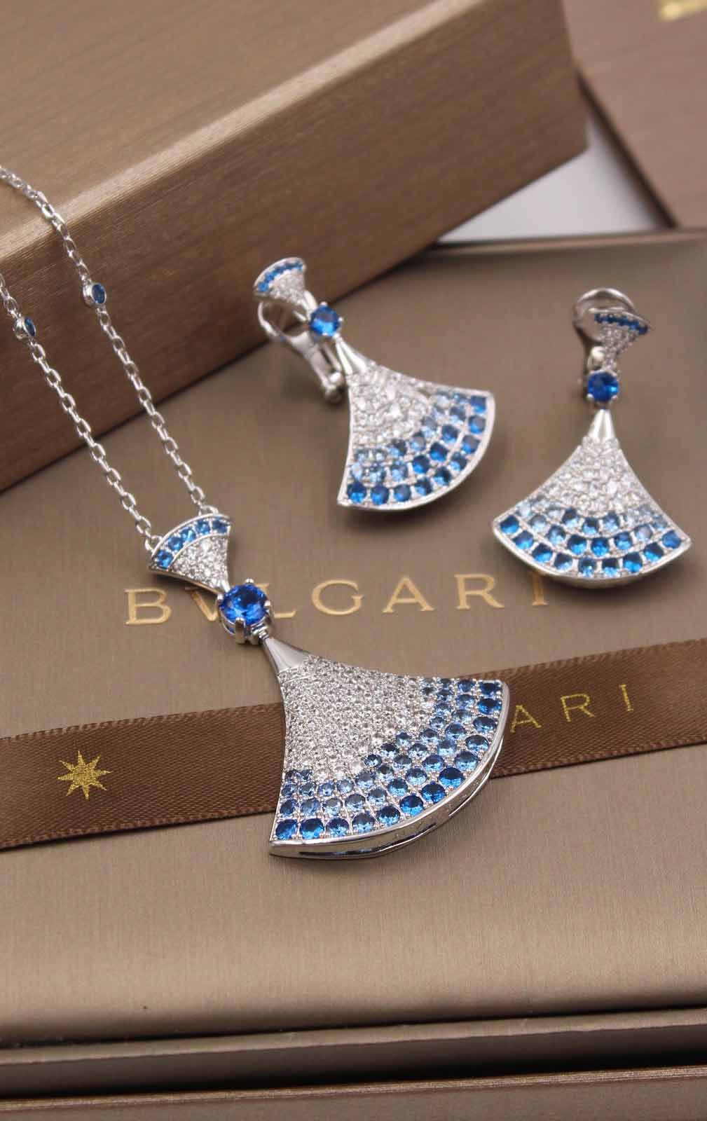 Crystal Diamond Pendant Clovers Necklace-J-B-101